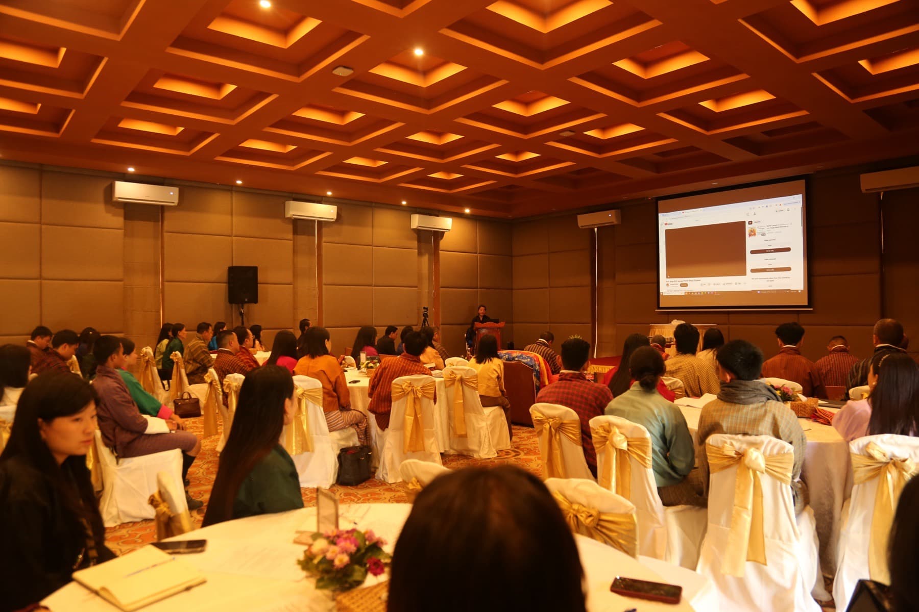 Facilitating group discussion